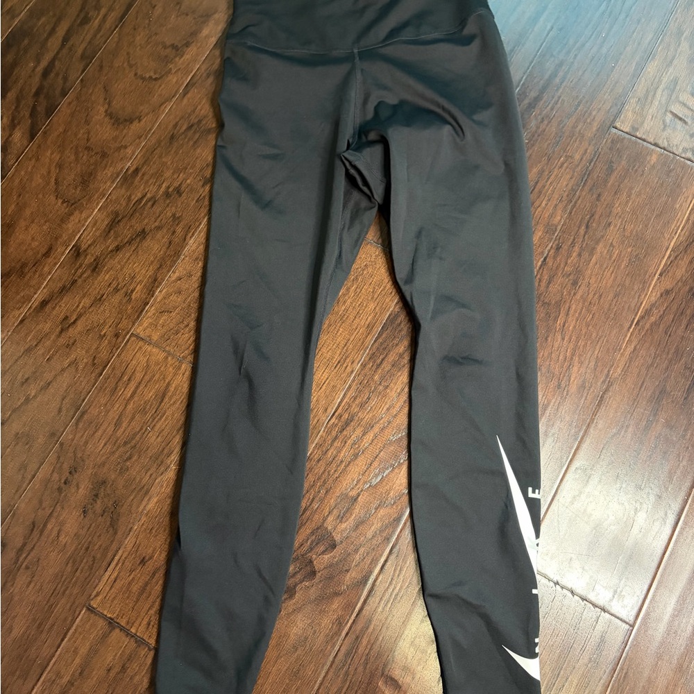 Nike Black High-Waisted Leggings